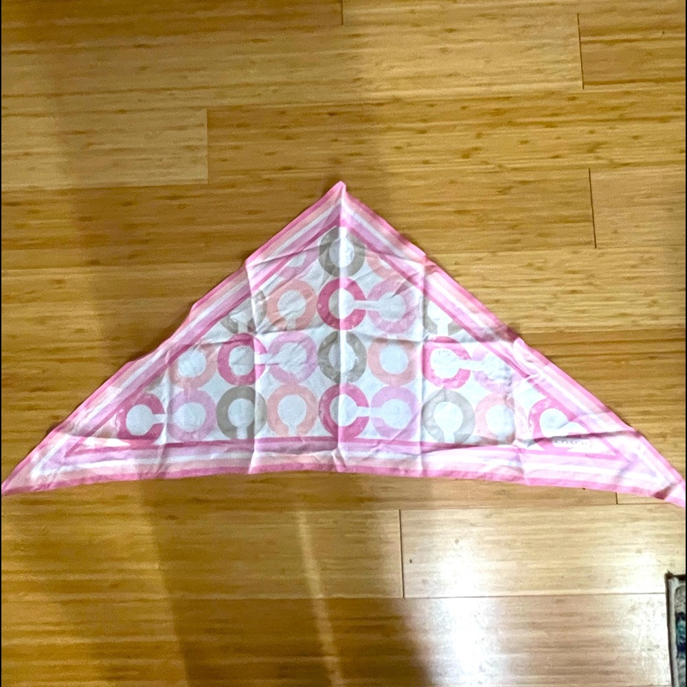 Coach scarf 40x30x30 triangle shape NWOT beautiful pink